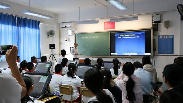 用优质的装备资源和服务，助推县中振兴