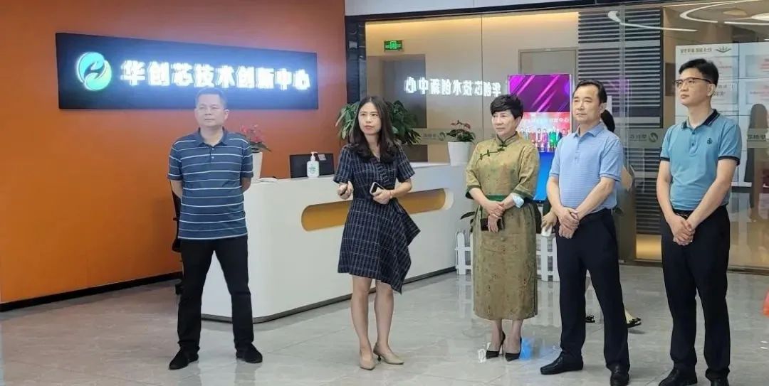抚州市政府驻北京联络处罗杰一行赴创显科教参观考察