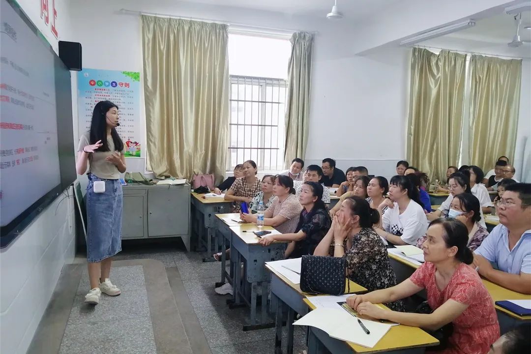 开学季分赴校园，为老师的新学期充电！