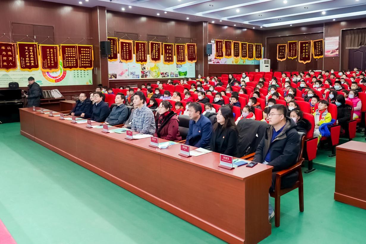 数智化校园近视防控实践基地揭牌活动在张家湾镇中心小学成功举办