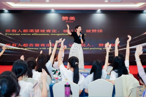 厚博教育 Vivi 老师塑造英语学习的新路径