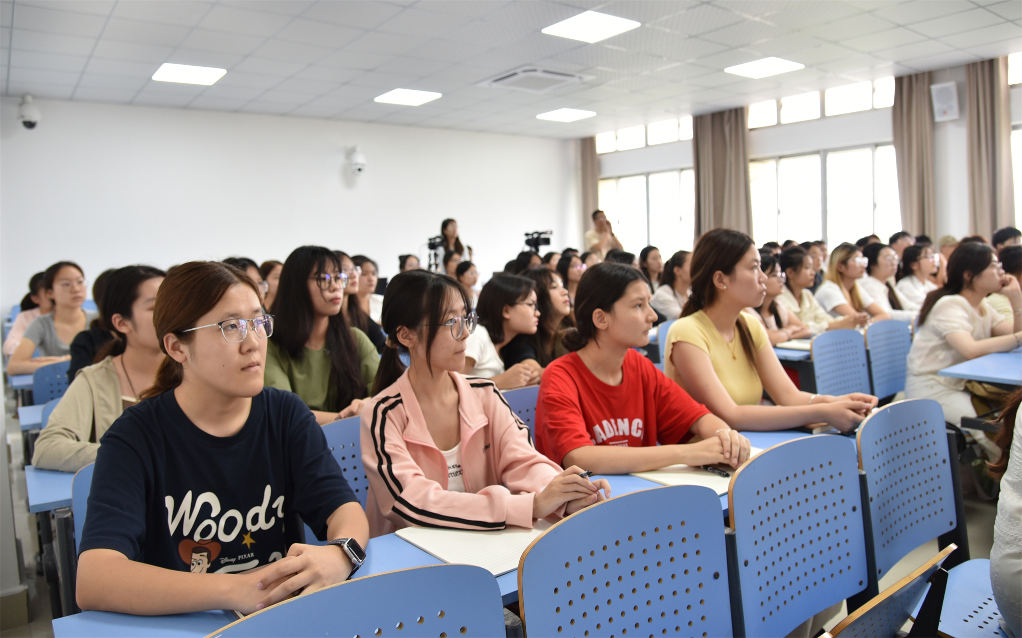 沪皖高校学子“云端”共上“开学第一课”