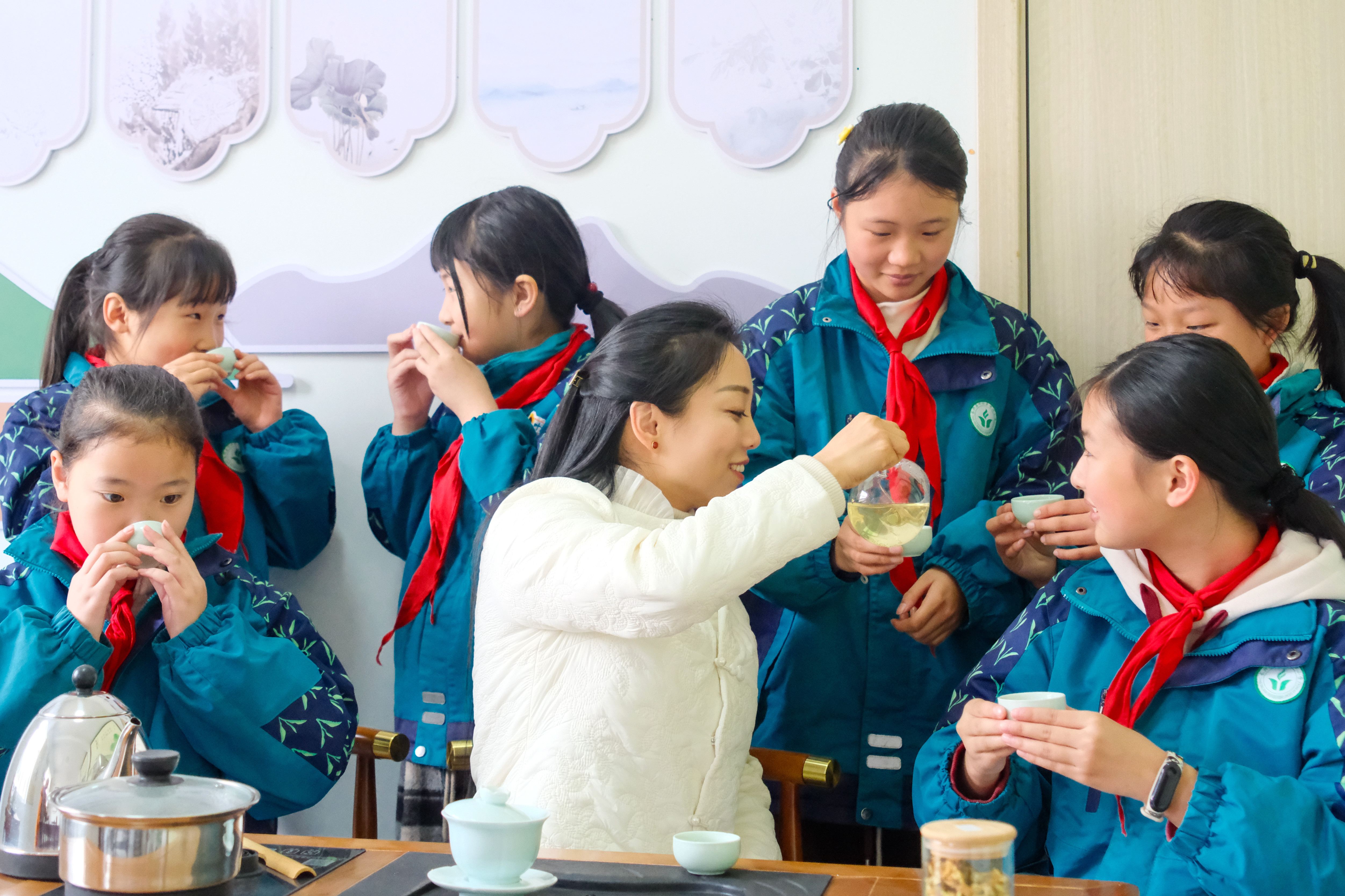 浙江长兴：传统花茶 飘香校园