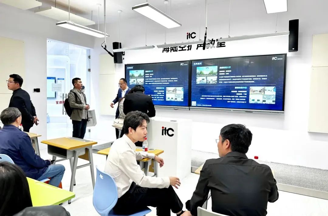 聚焦第85届教装展｜AI风暴席卷而来，智慧教育生态加速成型