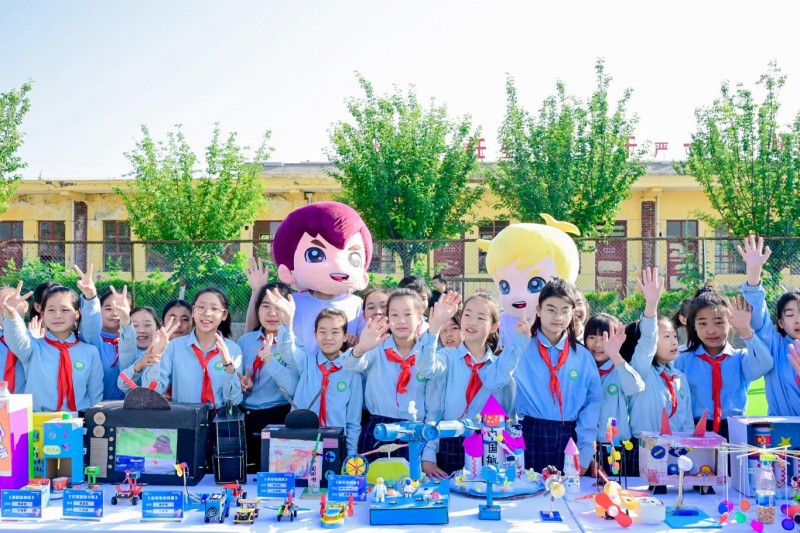 海尔希望小学首届科技节暨首个科技实验室落成 开启教育公益新生态
