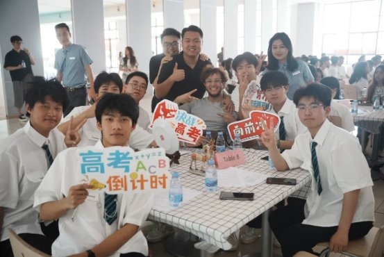 丰城市博雅学校举行“承载古今，共话中华文化”国际交流活动
