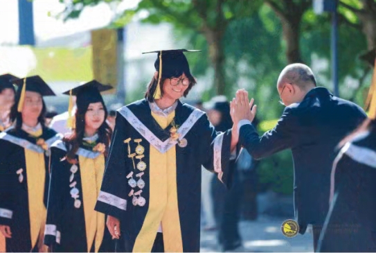 从凯文出发，向世界奔跑丨2025年朝阳凯文毕业典礼纪实