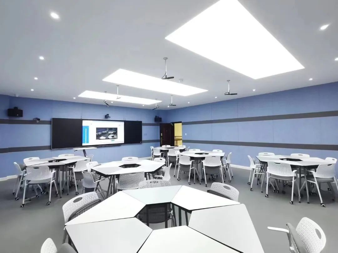 因变而智，因智而学——拼接桌助力未来教育