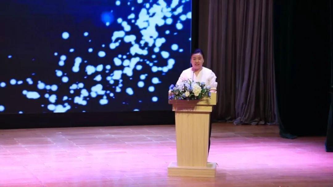 《半月谈》报道｜希沃助力边疆教育，北京信创企业捐赠仪式在和田举行