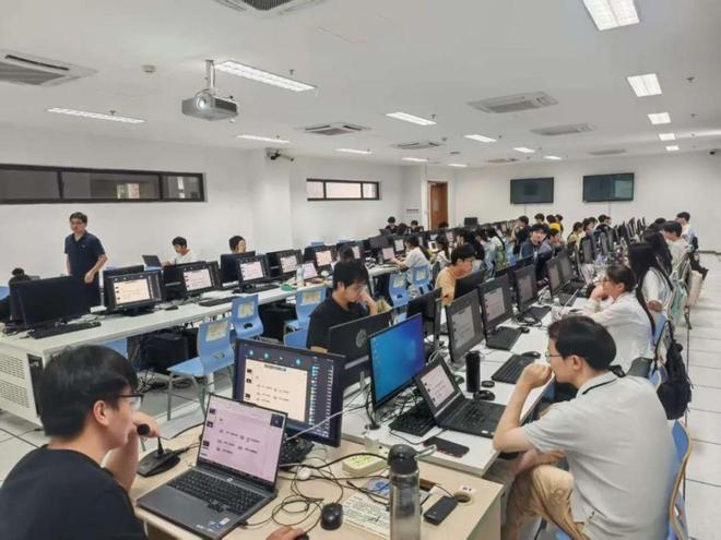 【杭州师范大学·海豚大模型应用开发实践训练营】圆满结营！