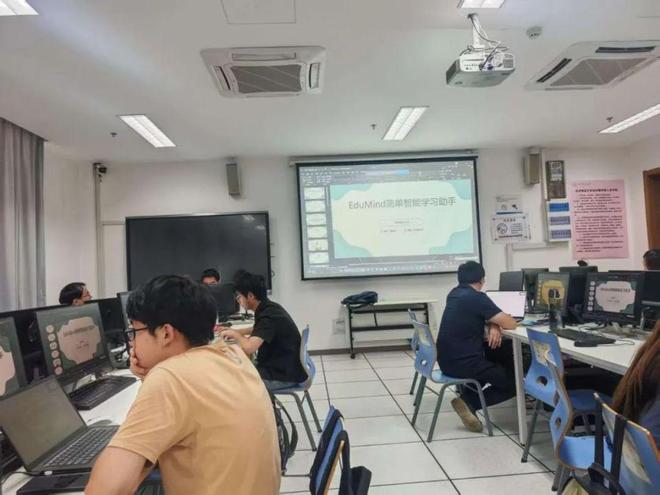 【杭州师范大学·海豚大模型应用开发实践训练营】圆满结营！