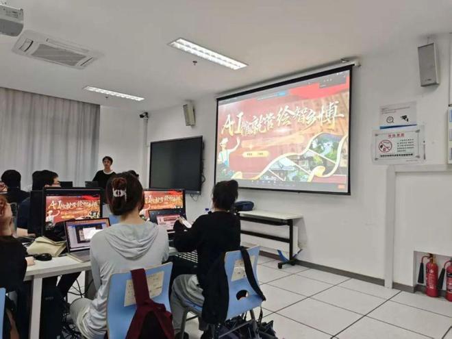【杭州师范大学·海豚大模型应用开发实践训练营】圆满结营！