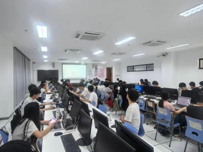 【杭州师范大学·海豚大模型应用开发实践训练营】圆满结营！
