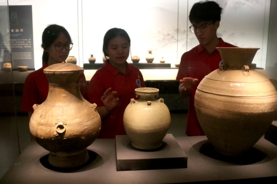 江西工业工程职院赣鄱陶瓷行“探秘千年瓷韵”在实践传承中厚植文化自信