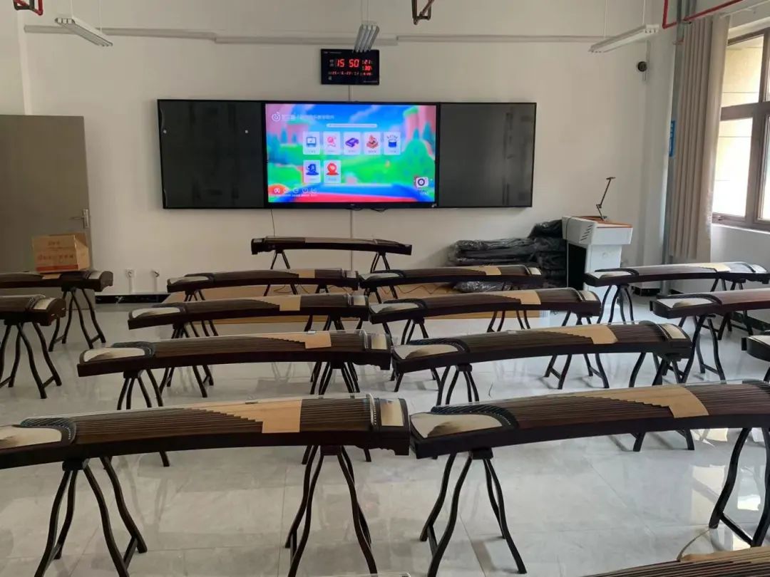 金三惠古筝教室走进——青海省老年大学