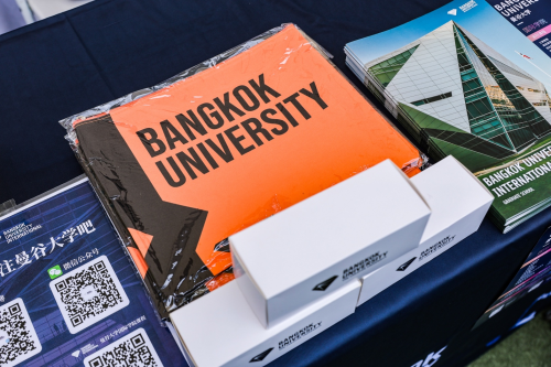 曼谷大学亮相泰国节与湖南教博会，推动中泰教育合作，共庆建交50周年