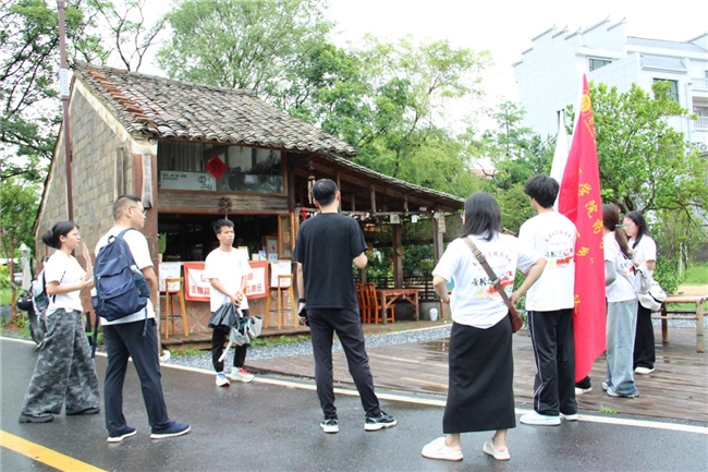 南昌医学院药学院“青创乡行·多维振兴”暑期“三下乡”社会实践活动顺利开展