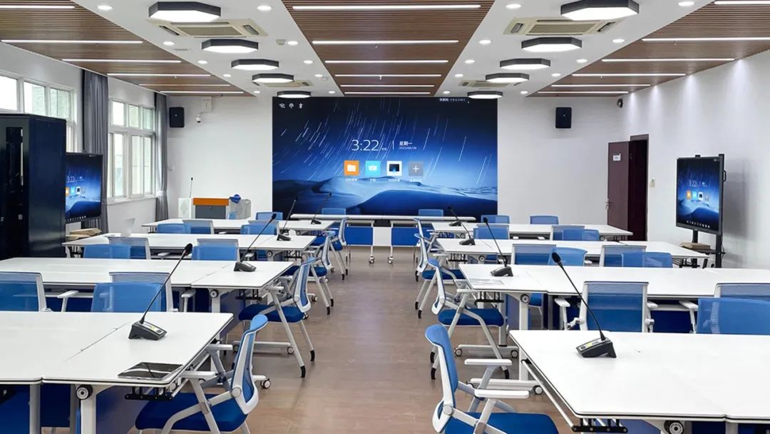 高校课堂数智化：飞利浦商显为云师大打造智慧教学中枢