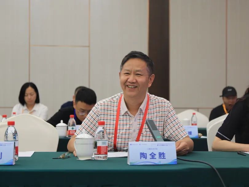 中国英汉语比较研究会外语教育技术专业委员会第七次理事大会圆满闭幕