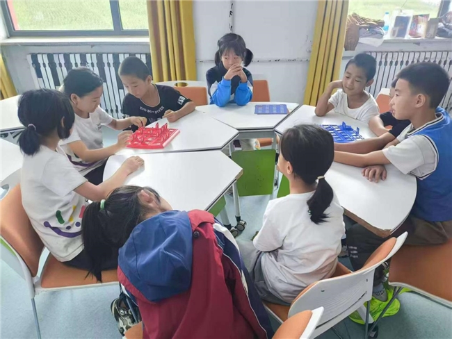“七彩假期” 公益课堂：让青少年在趣味中玩转学习
