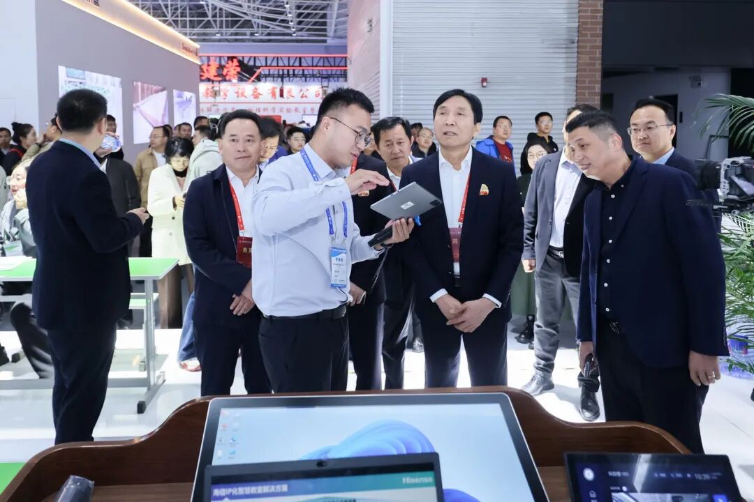 智启教育新生态!海信商用显示亮相第 86 届中国教育装备展示会 智启教育新生态!海信商用显示亮相第 86 届中国教育装备展示会