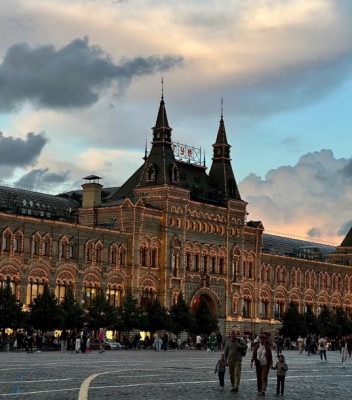 莫斯科金融与工业大学中国事务部正式成立，黄鹏出任首任主任，开启中俄教育合作新篇章