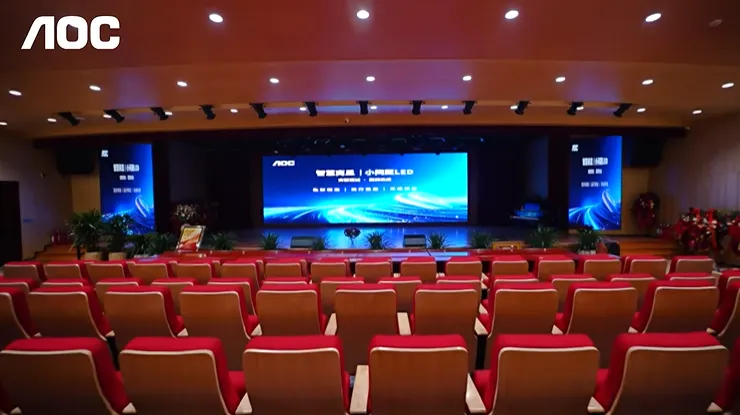 案例丨AOC助力晋中精英华唐艺术高中搭建全景LED智慧显示方案