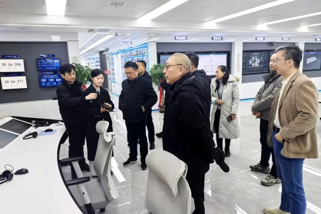 济南职业学院党委副书记杜红波一行莅临山东保伦电子科技考察交流